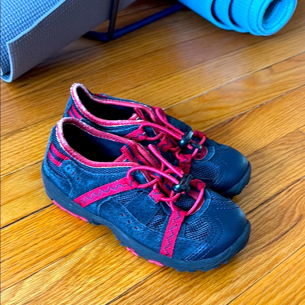 Lands End Boys 11W Grip Sneakers
